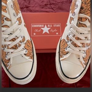 Converse “Vintage Floral” All Stars